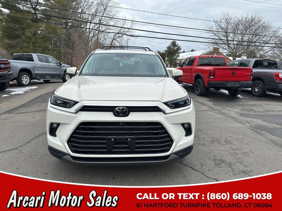 Used 2024 Toyota Grand Highlander AWD image 8
