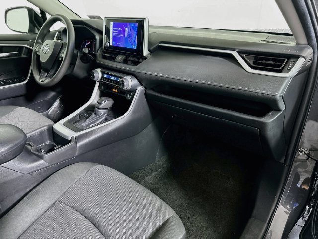 Used 2024 Toyota RAV4 XLE FWD image 28