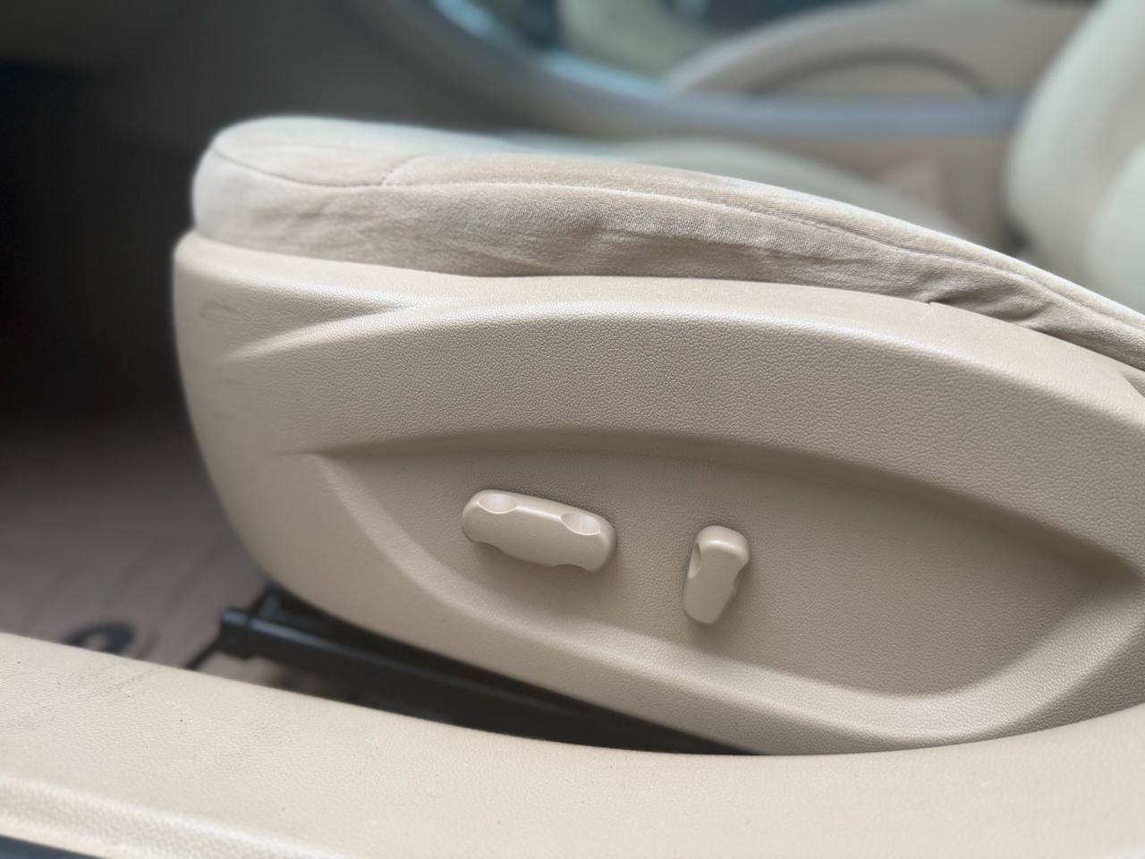 Used 2011 Buick LaCrosse CX FWD image 20