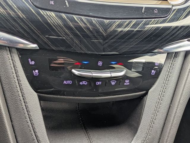 Used 2023 Cadillac XT6 Premium Luxury image 15