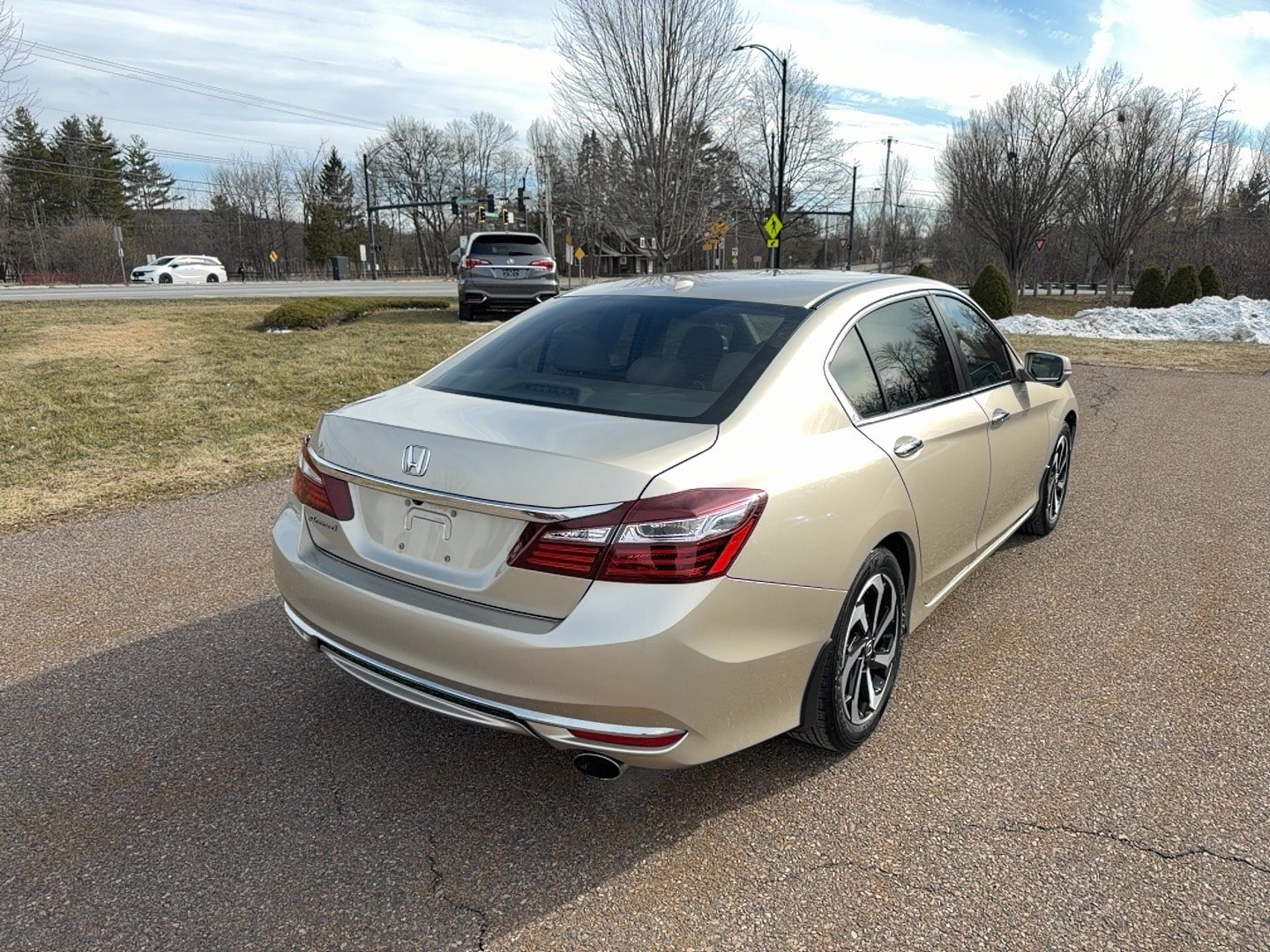 Certified 2017 Honda Accord EX-L image 4