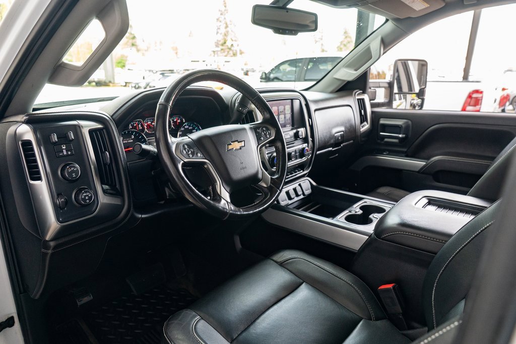 Used 2018 Chevrolet Silverado 2500 LTZ image 21