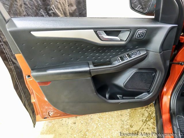 Used 2020 Ford Escape SEL image 19
