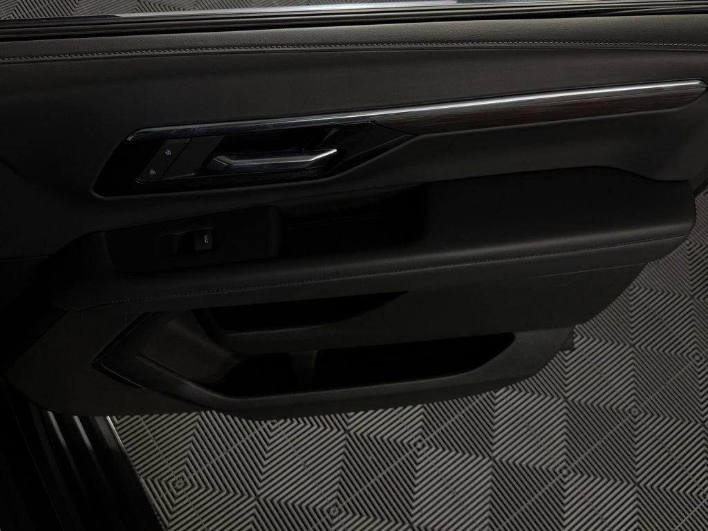 Used 2025 Chevrolet Tahoe LT image 29