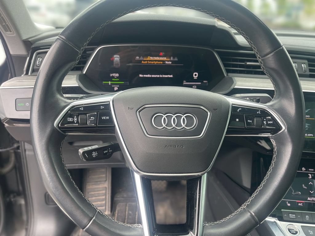 Used 2022 Audi e-tron Premium AWD/4WD image 7