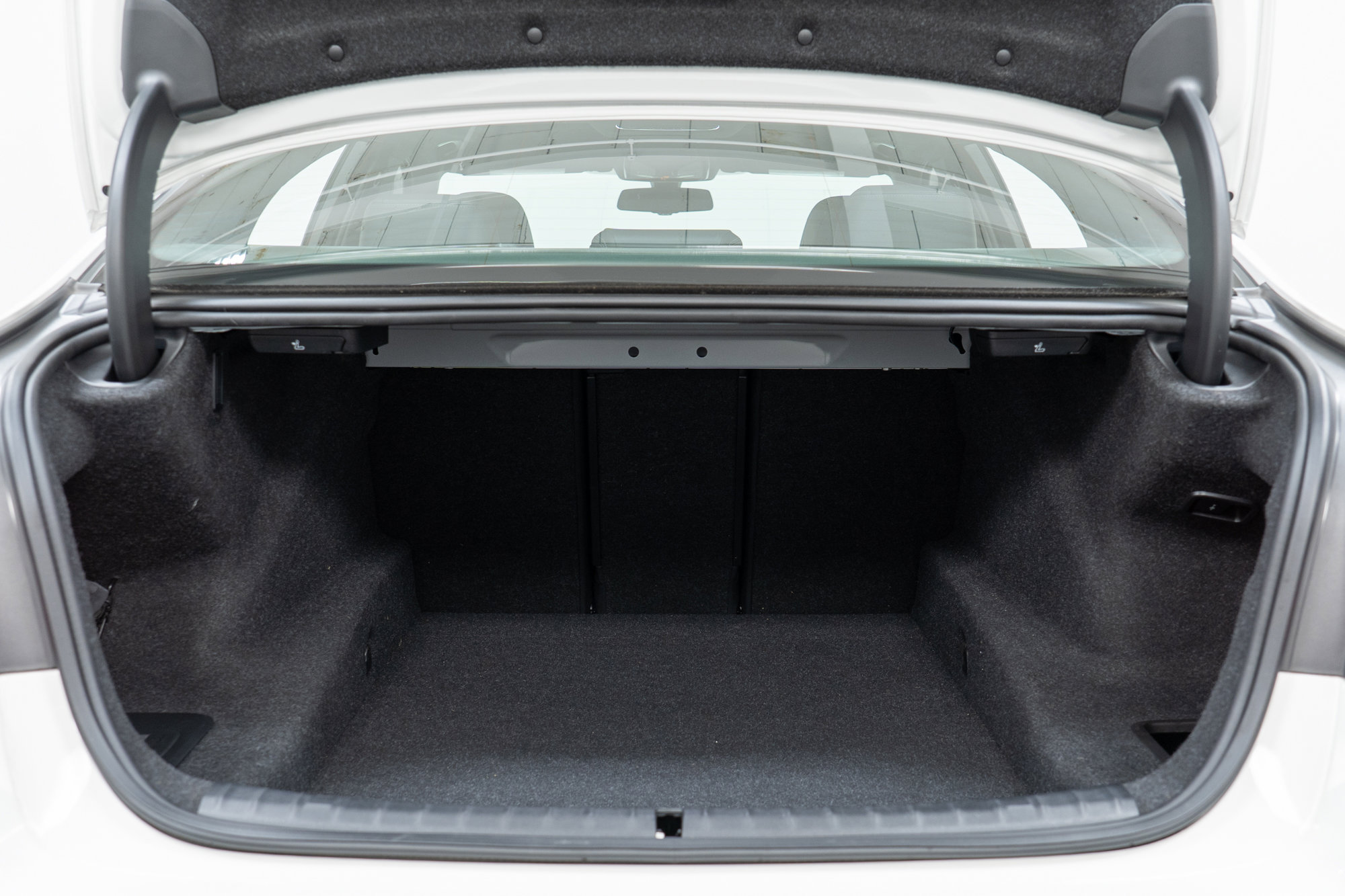 Used 2023 BMW 540i xDrive w/ M Sport Package image 10