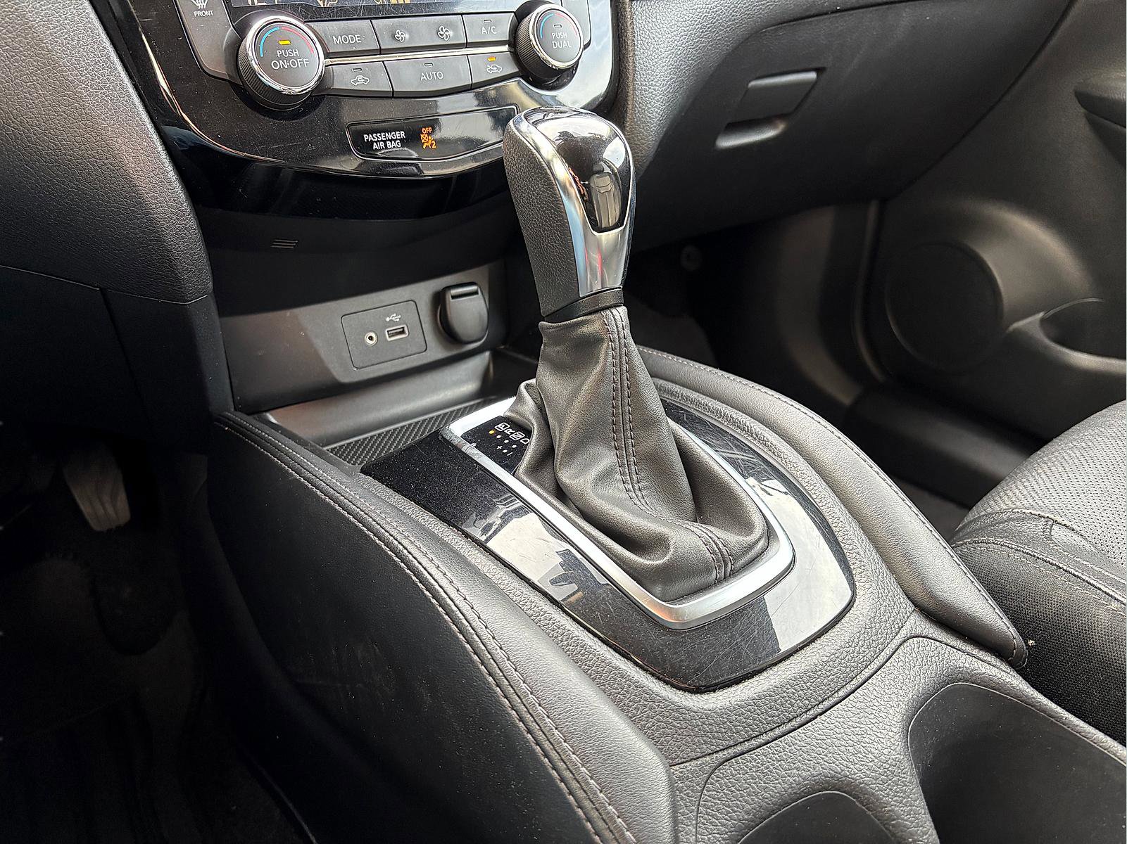 Used 2018 Nissan Rogue SL AWD/4WD image 28
