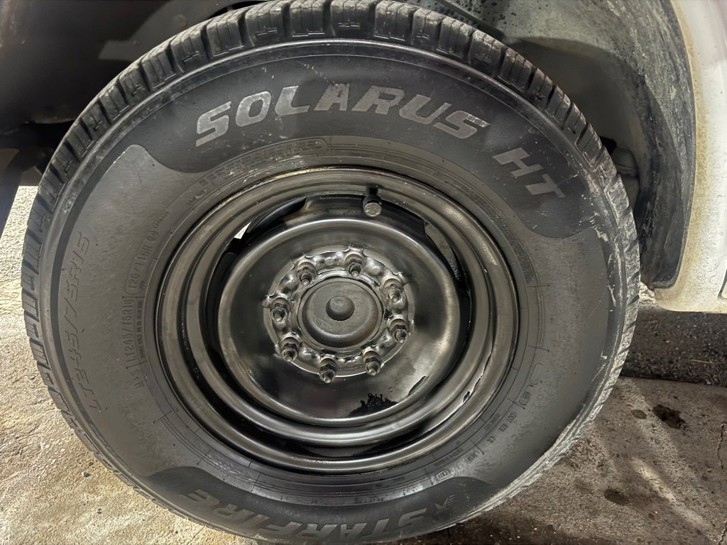 Used 2005 Chevrolet Express 3500 w/ Express Access Plus Package image 15