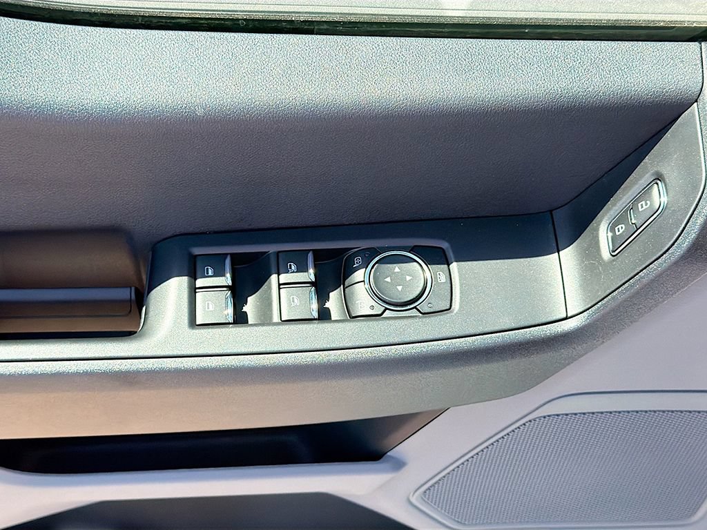 New 2026 Ford F550 4x4 Crew Cab image 25