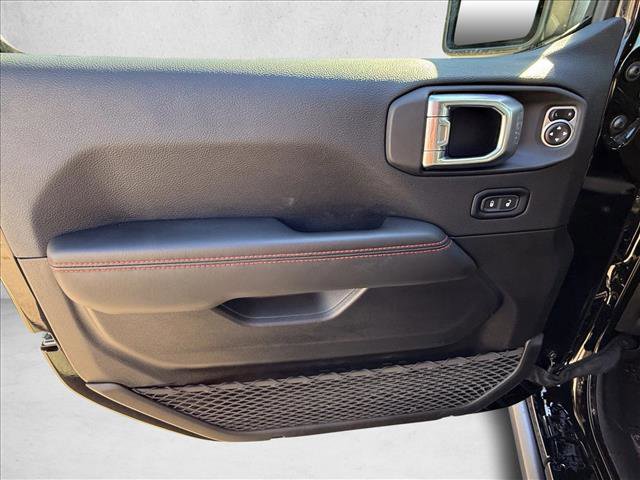 Used 2024 Jeep Wrangler Unlimited Rubicon w/ Technology Group image 14