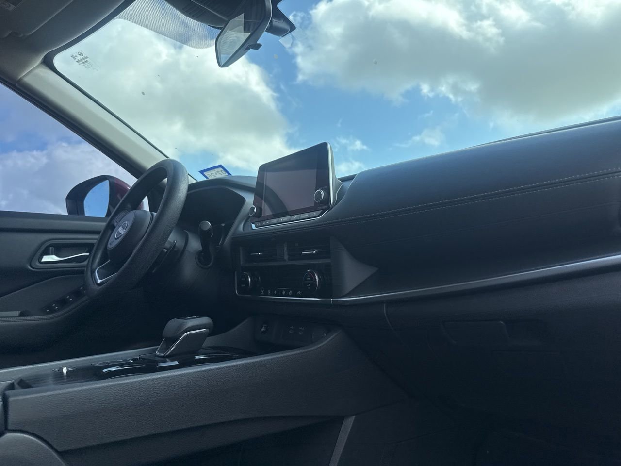 Certified 2024 Nissan Rogue SV image 25