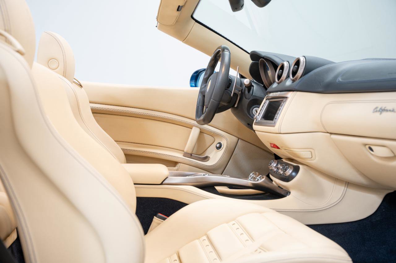 Used 2010 Ferrari California RWD image 56
