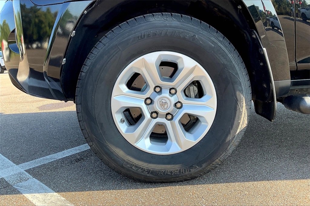 Used 2018 Toyota 4Runner SR5 Premium image 8