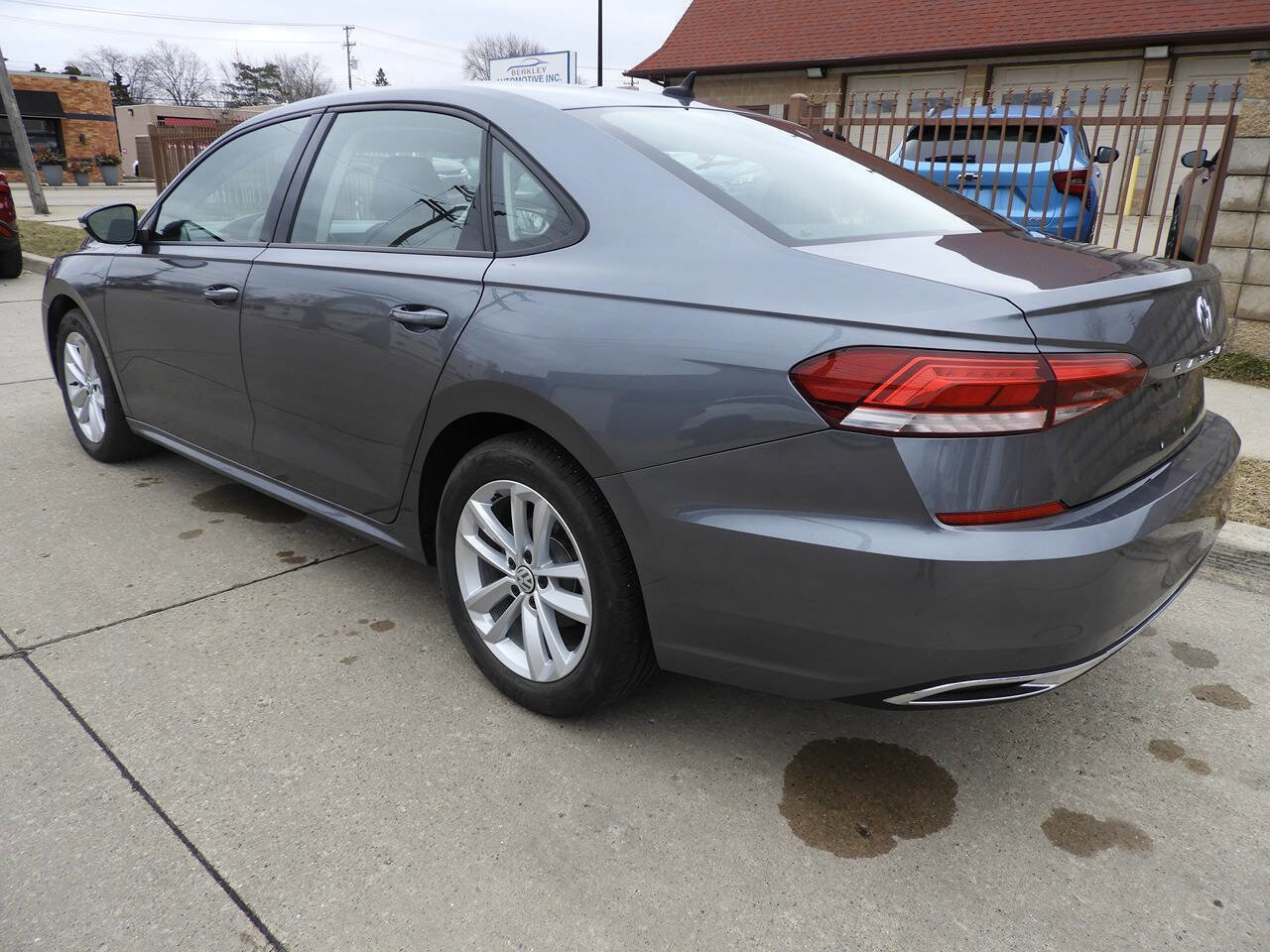 Used 2021 Volkswagen Passat 2.0T S w/ Luggage Net & Mats Package image 8