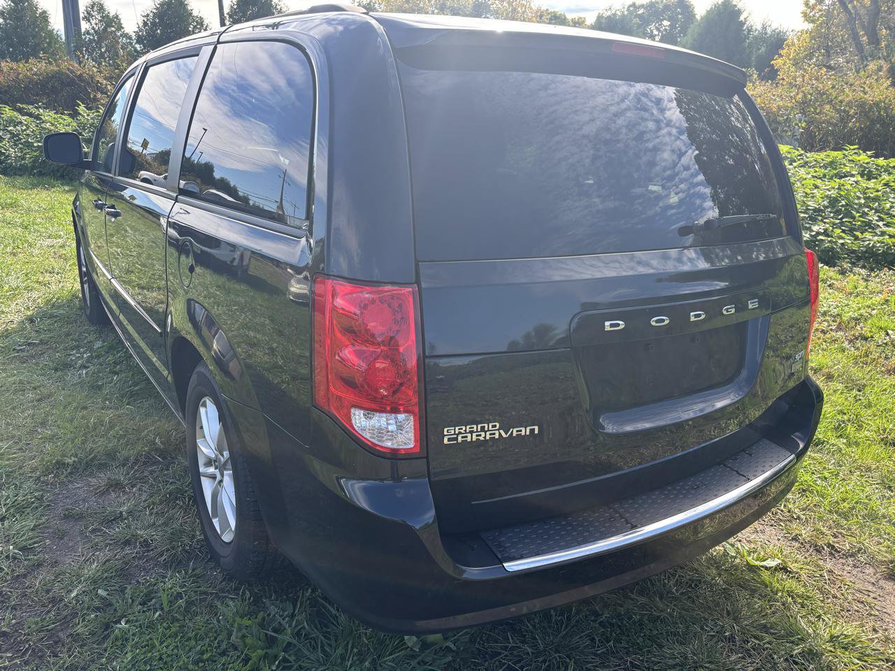 Used 2014 Dodge Grand Caravan SXT FWD image 7