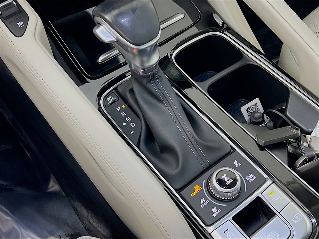 Used 2024 Kia Telluride SX Prestige image 16