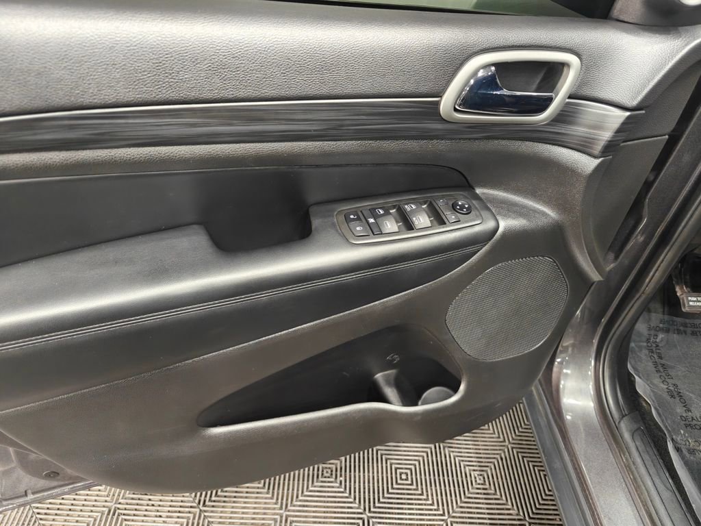 Used 2021 Jeep Grand Cherokee Laredo X image 52