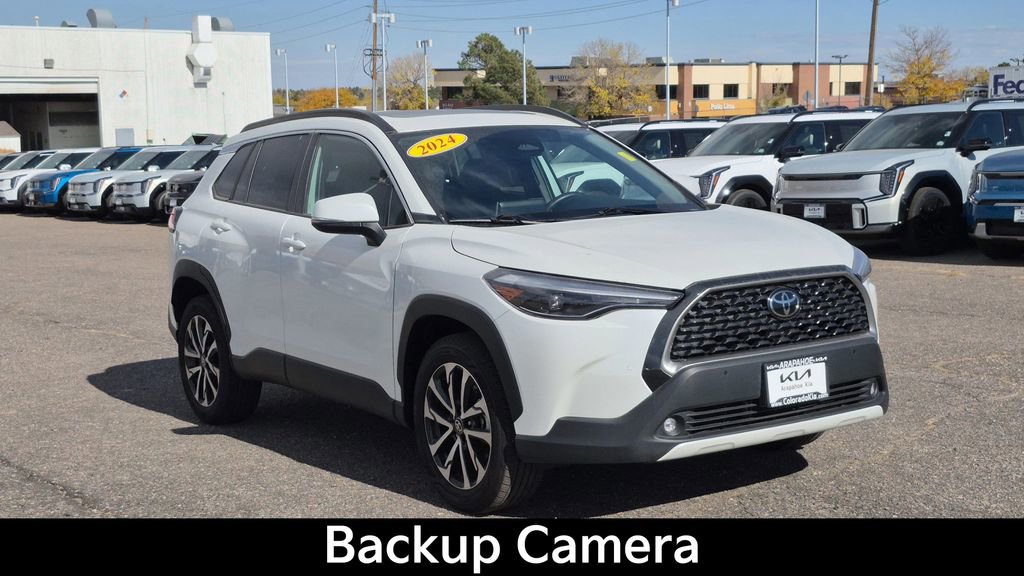 Used 2024 Toyota Corolla Cross XLE w/ Convenience Package image 2