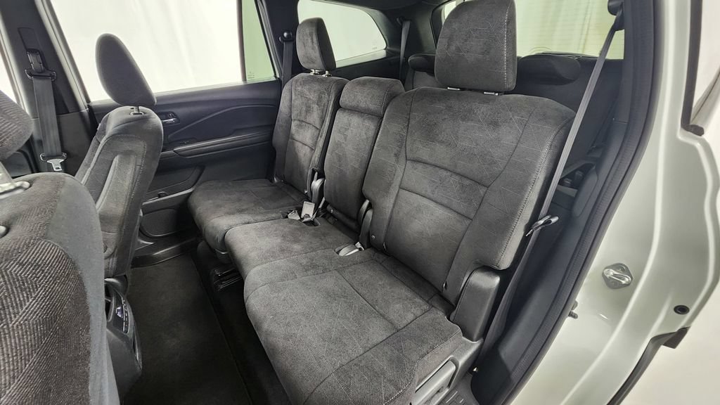 Used 2022 Honda Pilot Sport image 12