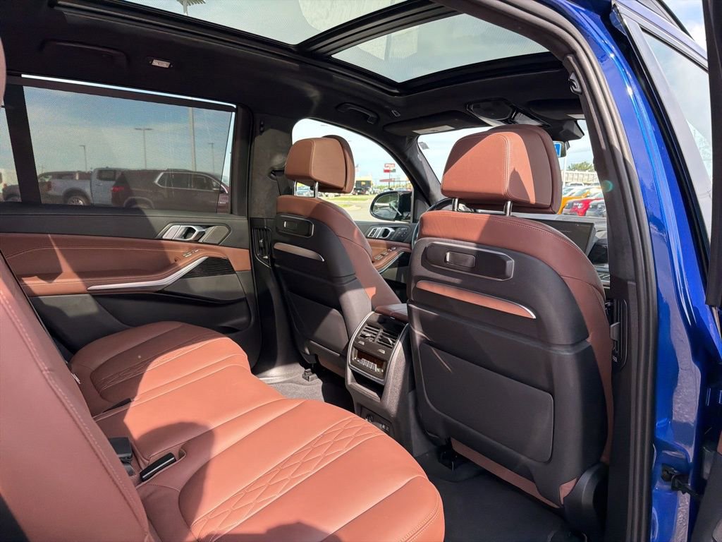 Used 2025 BMW X7 M60i w/ Executive Package AWD/4WD image 19