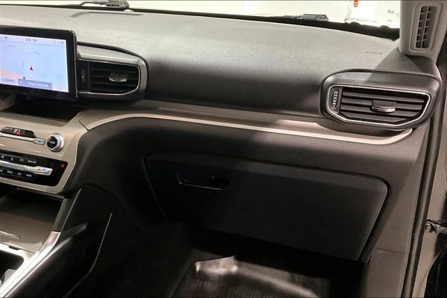 Used 2022 Ford Explorer XLT w/ XLT Sport Appearance Package image 28