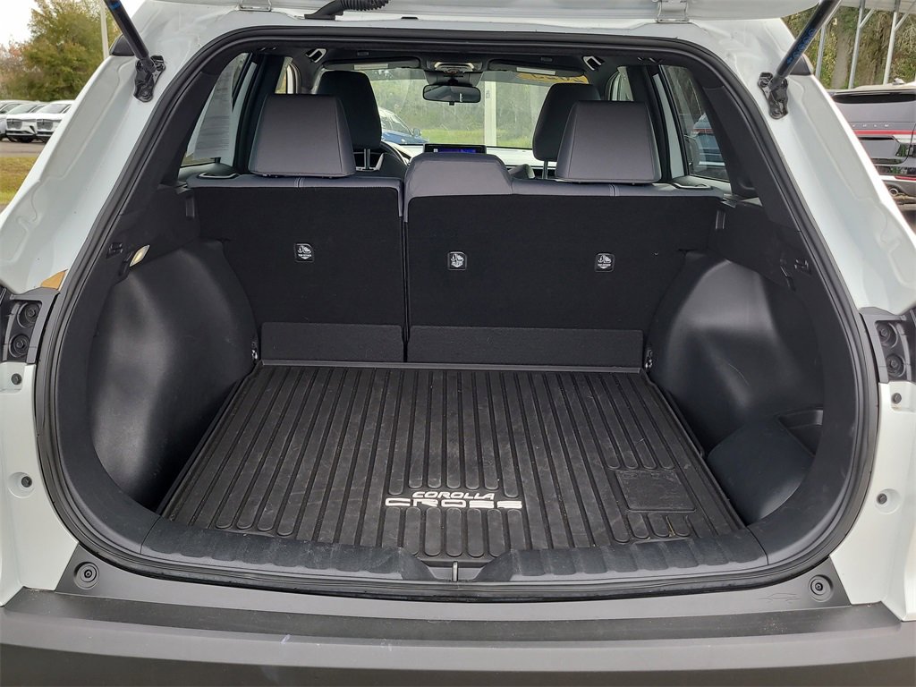 Used 2025 Toyota Corolla Cross AWD Hybrid image 7