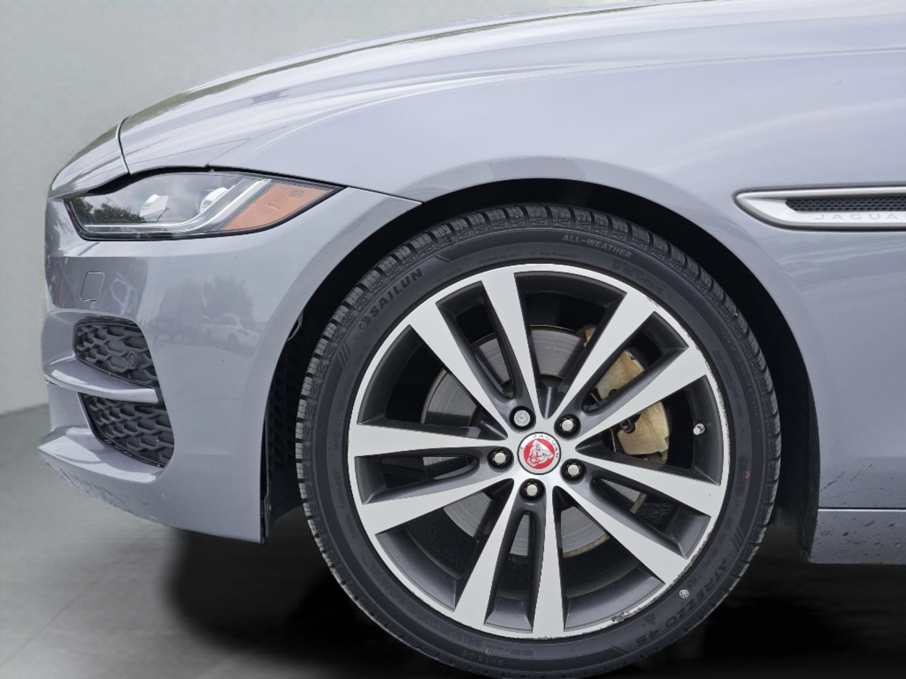 Used 2020 Jaguar XE S RWD image 30
