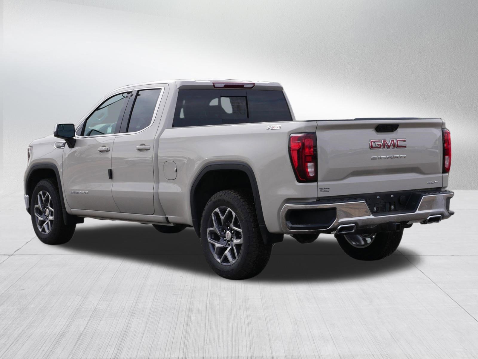 New 2026 GMC Sierra 1500 SLE w/ X31 Off-Road Package image 3