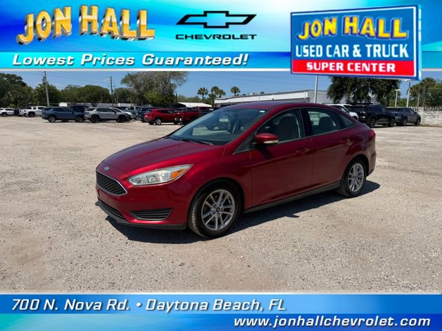 Used 2017 Ford Focus SE FWD image 2