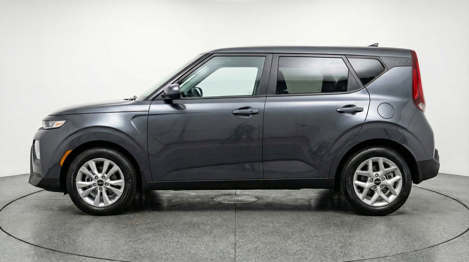 Used 2025 Kia Soul LX w/ LX Technology Package image 5