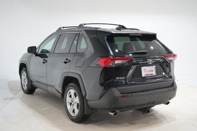 Used 2021 Toyota RAV4 XLE w/ Convenience Package image 7