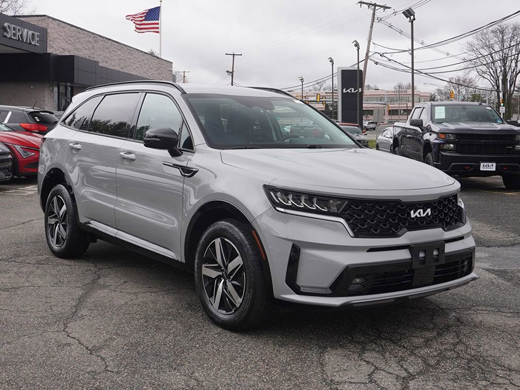 Used 2023 Kia Sorento EX image 2