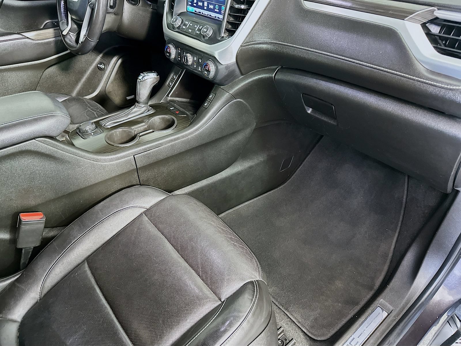 Used 2019 GMC Acadia SLT FWD image 33