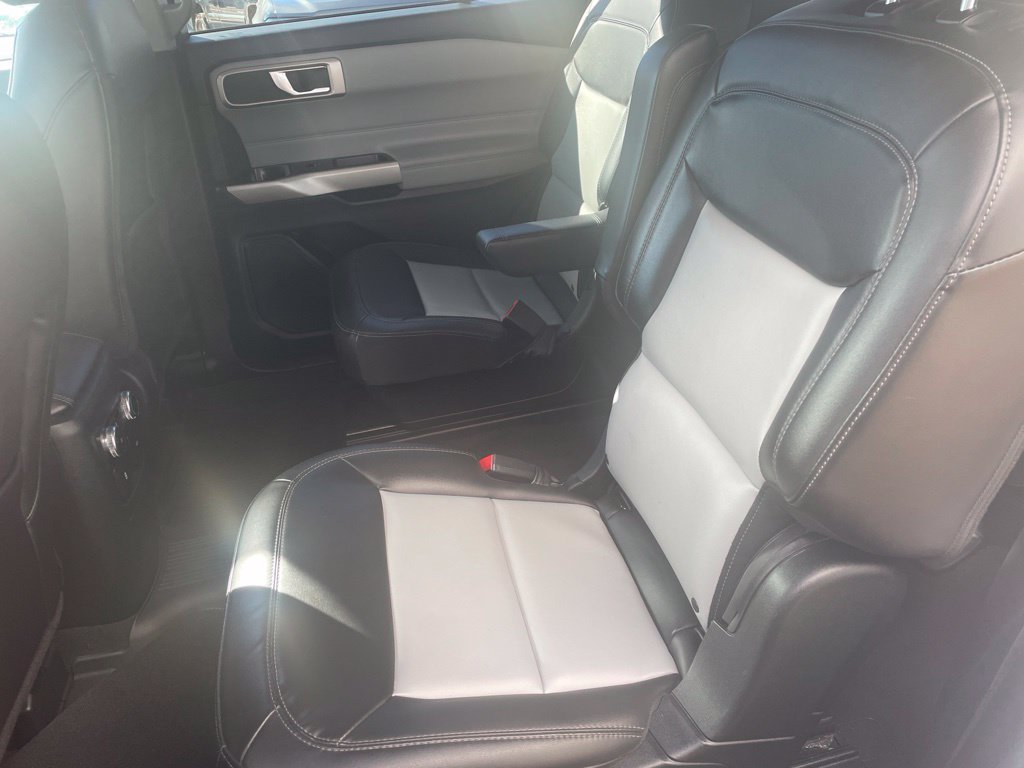 Certified 2022 Ford Explorer XLT w/ Equipment Group 202A AWD/4WD image 26