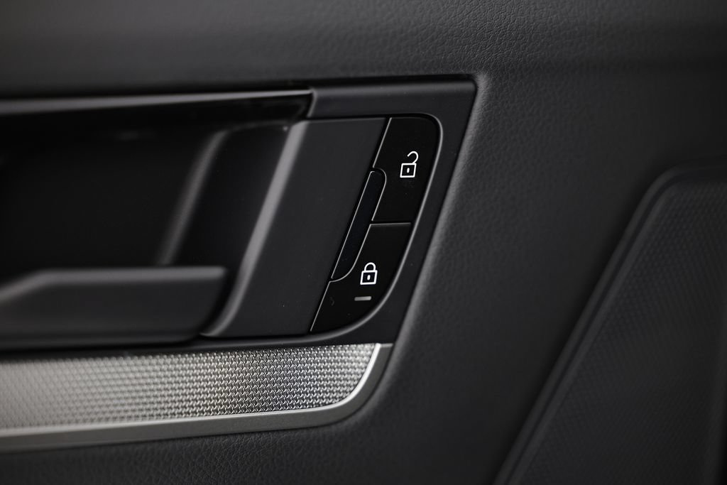 New 2026 Porsche Cayenne Coupe AWD/4WD image 24