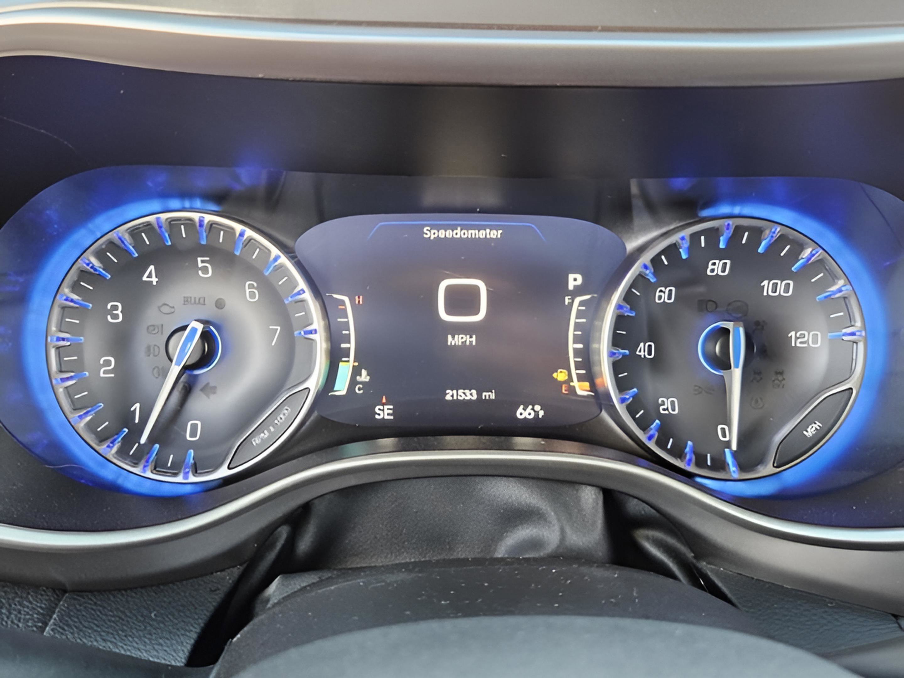 Used 2023 Chrysler Pacifica Touring-L image 19