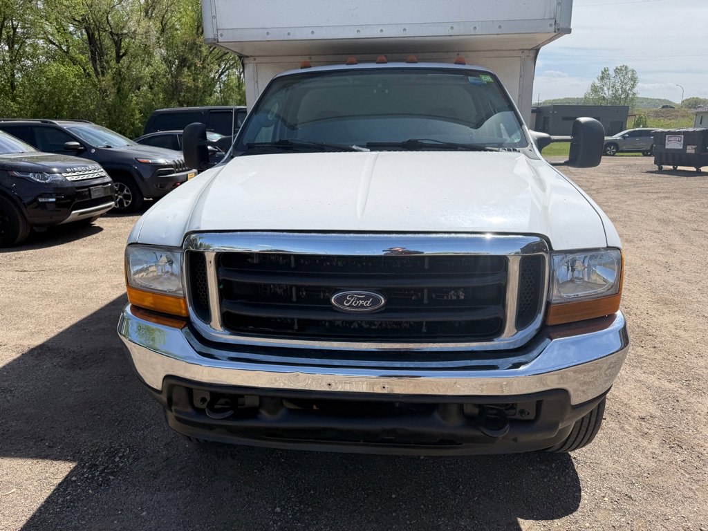 Used 2004 Ford F550 2WD Regular Cab Super Duty image 2