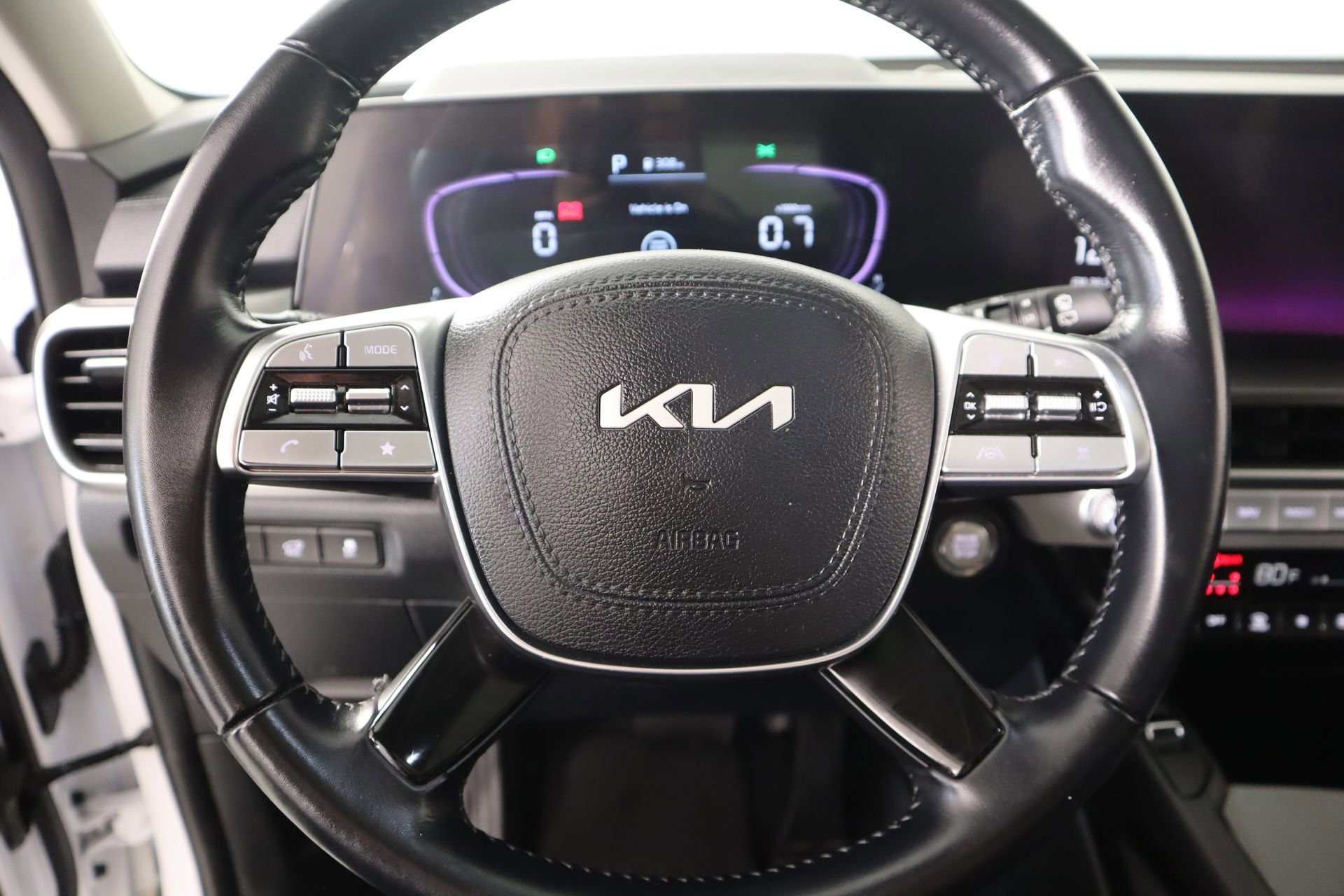 Used 2025 Kia Telluride S AWD/4WD image 3
