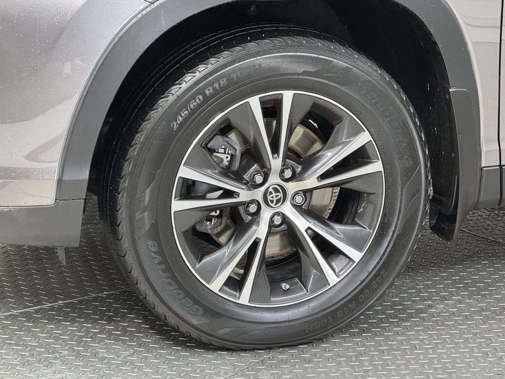 Used 2019 Toyota Highlander LE image 9