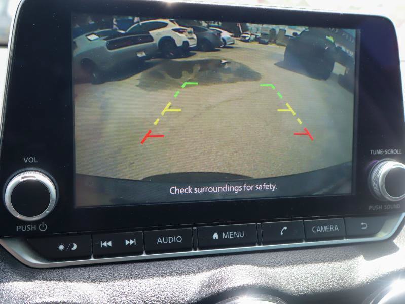 Used 2022 Nissan Sentra SR w/ Electronics Package FWD image 19