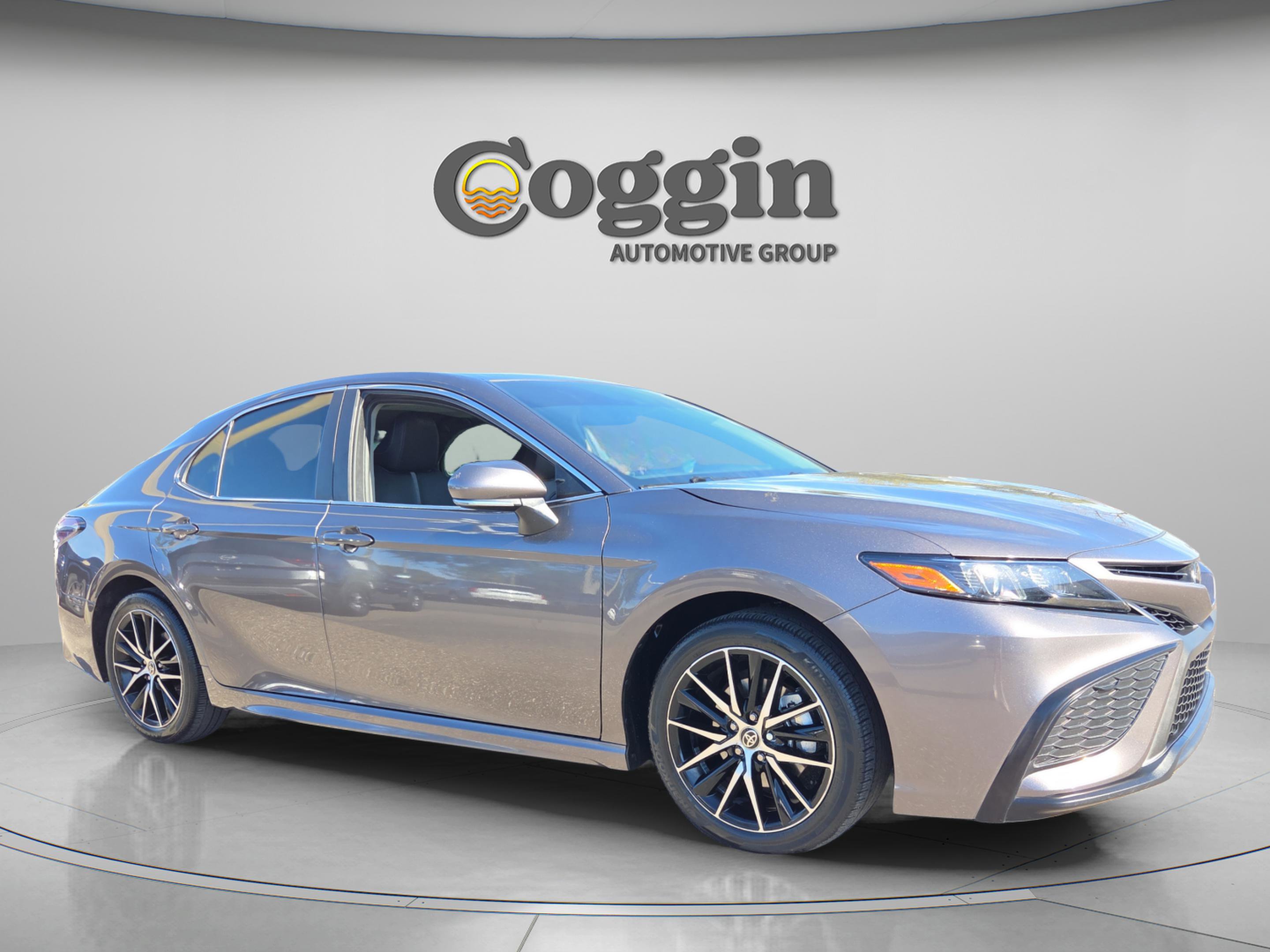 Used 2024 Toyota Camry SE w/ Convenience Package image 9