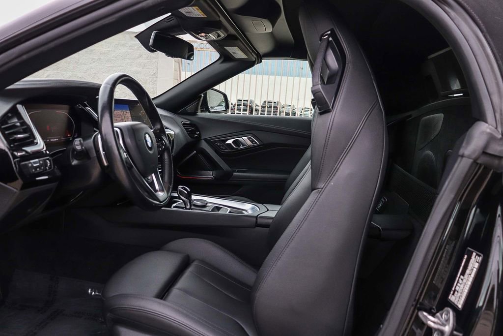 Used 2022 BMW Z4 sDrive30i w/ Driving Assistance Package image 24