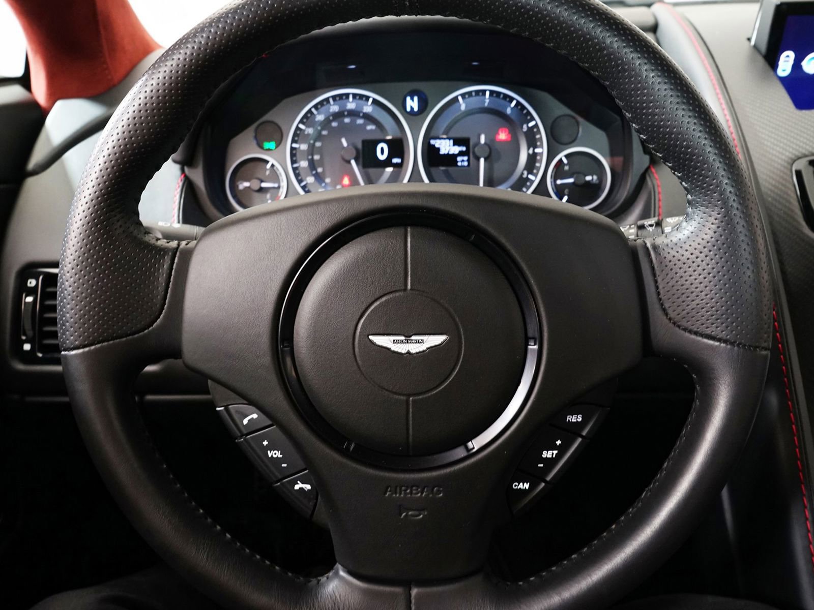 Used 2017 Aston Martin V12 Vantage S image 13