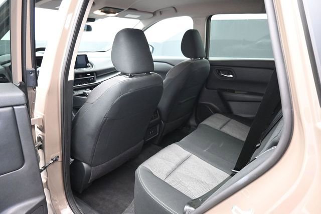 Used 2025 Nissan Rogue SV AWD/4WD image 14