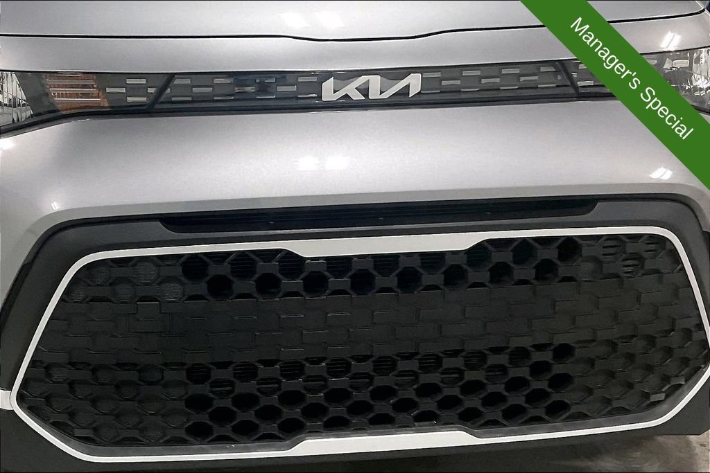 Used 2025 Kia Soul LX w/ LX Technology Package FWD image 33