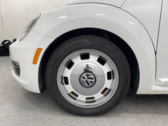Used 2015 Volkswagen Beetle 1.8T Classic FWD image 9