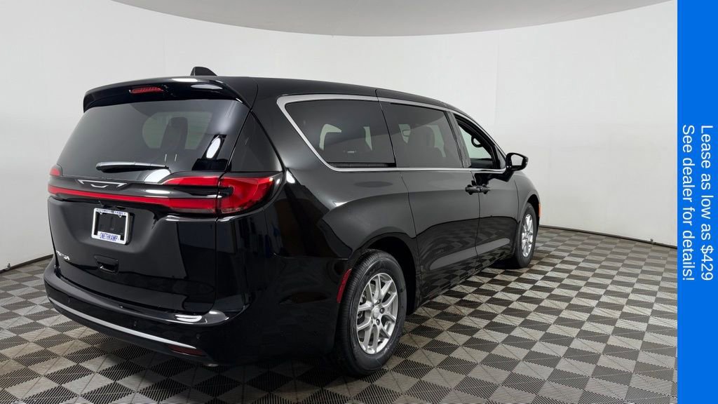 New 2027 Chrysler Pacifica Select FWD image 7