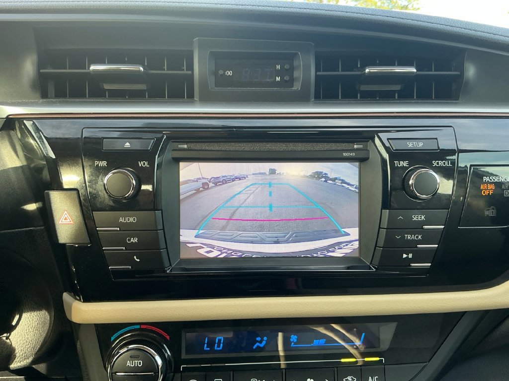 Used 2014 Toyota Corolla LE FWD image 26