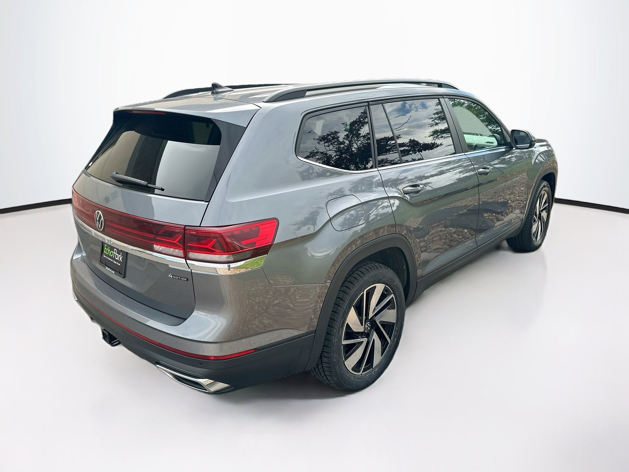 Used 2025 Volkswagen Atlas SE AWD/4WD image 9