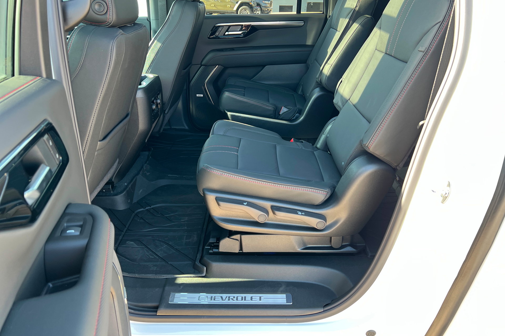 New 2026 Chevrolet Suburban RST w/ Comfort Package AWD/4WD image 23